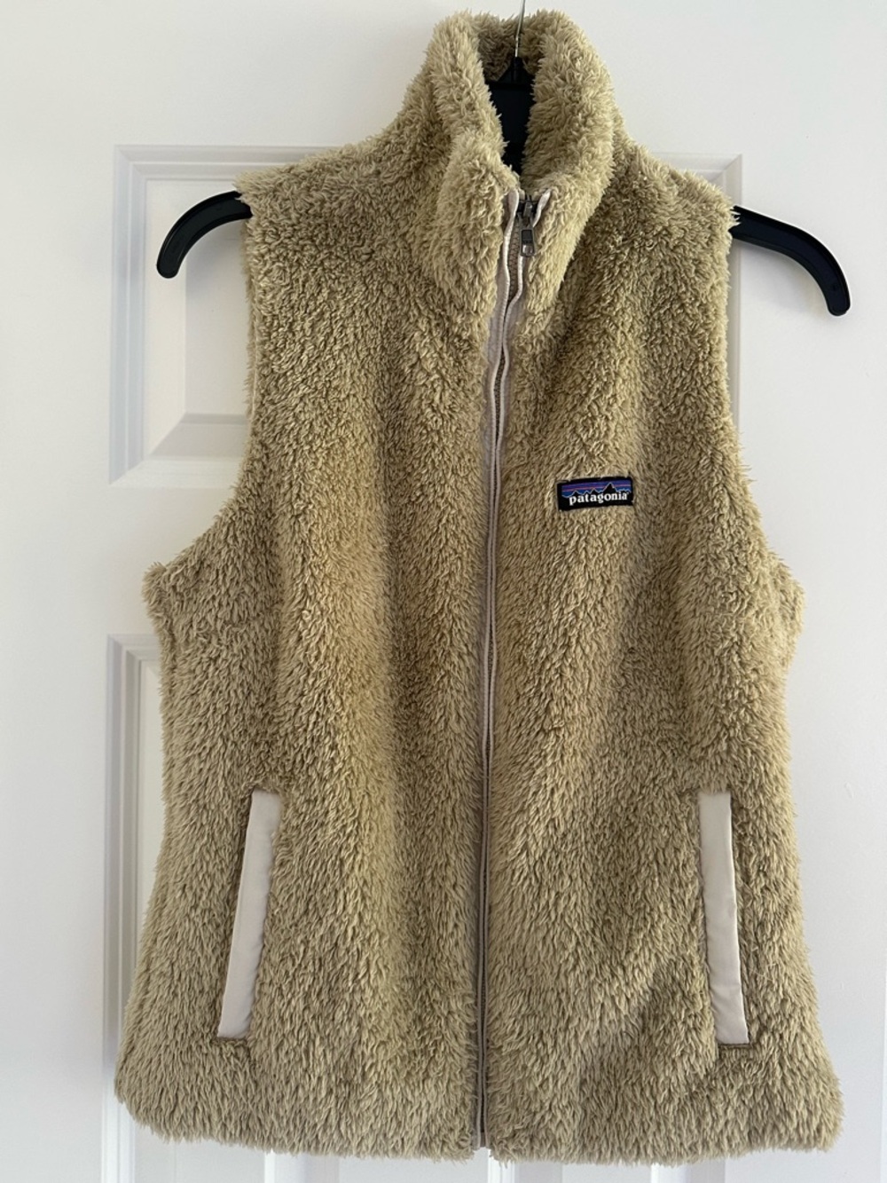 Patagonia Los Gatos Vest in El Cap Khaki - medium